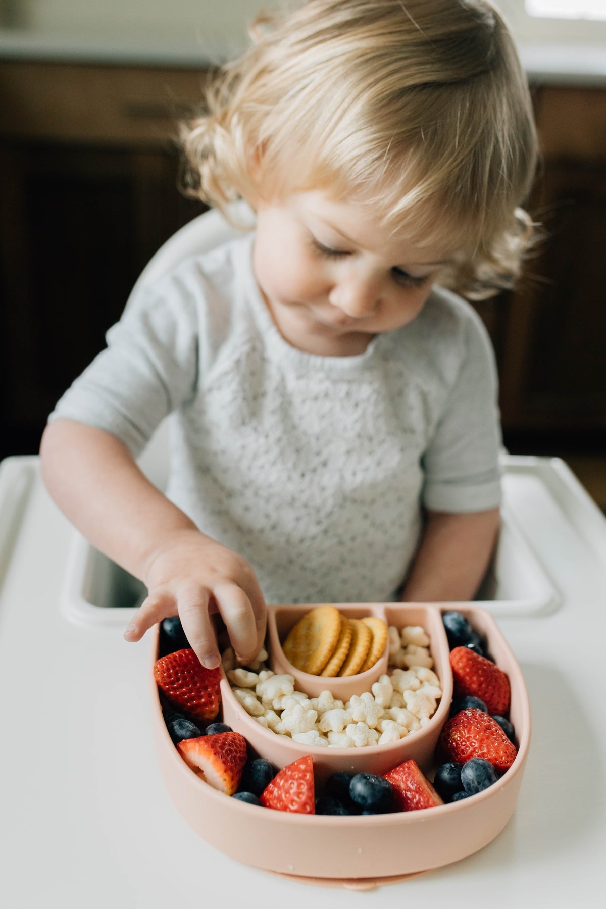 Ava + Oliver: Rainbow Plate | Guava Ava + Oliver: Rainbow Plate | Guava